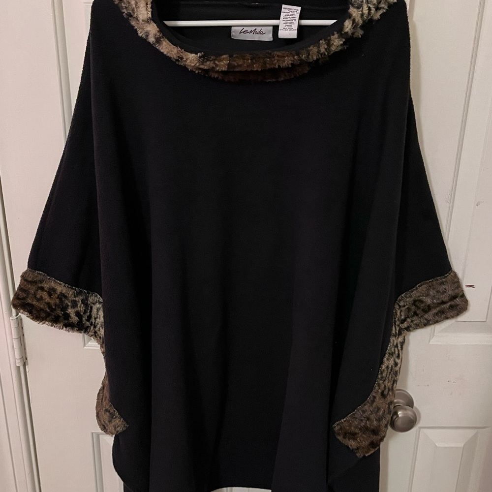 La Moda Black Poncho with Faux Fur Accent